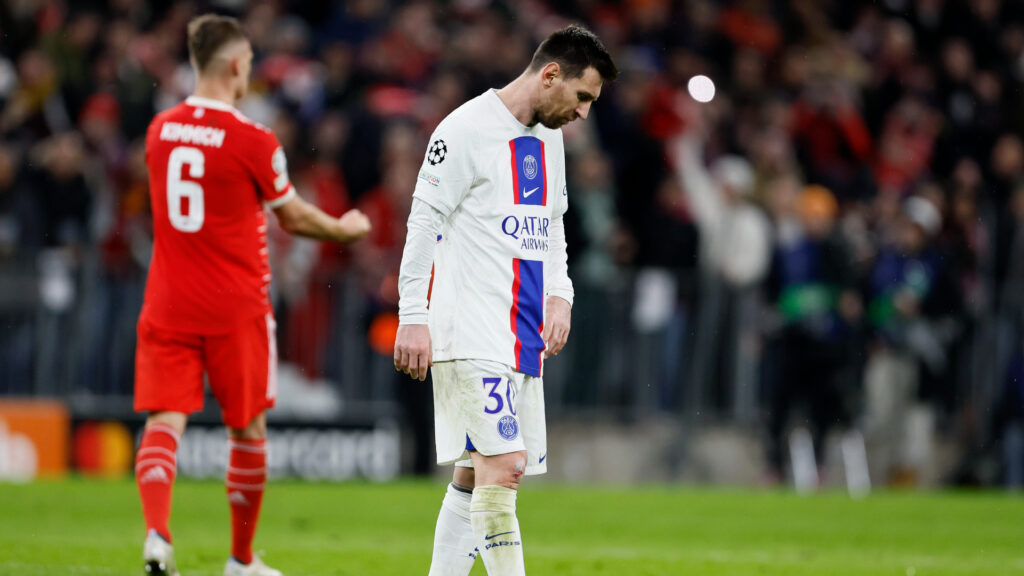 La delusione di Messi dopo la sconfitta del PSG in Champions League contro il Bayern Monaco (fonte: Getty Images)