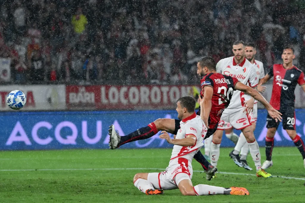 Il gol di Pavoletti contro il Bari che ha completato la favola di Ranieri a Cagliari (Credit Foto: Calcio Casteddu)