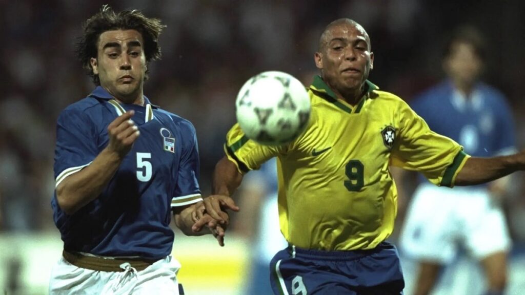 Cannavaro vs Ronaldo Italia-Brasile
